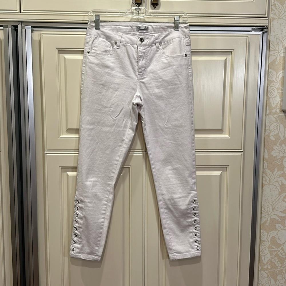 Never worn Dex crop jeans.